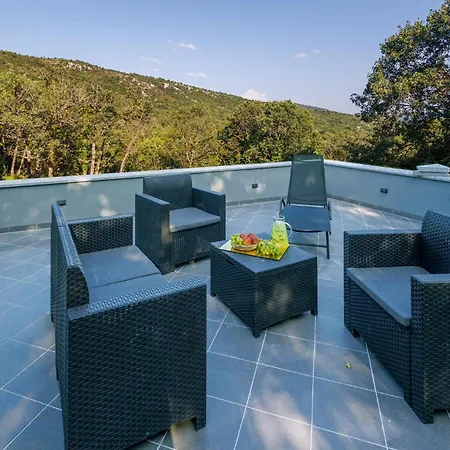Stunning In With Kitchen Holiday home *