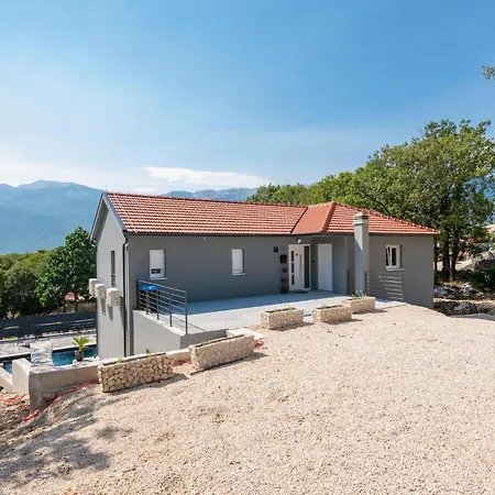 Holiday home Stunning In With Kitchen Zagvozd