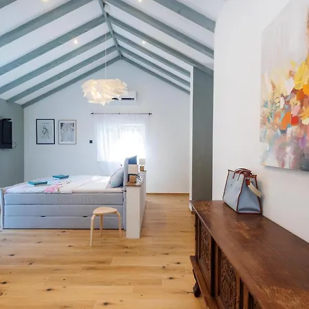 Stunning In With Kitchen Holiday home *